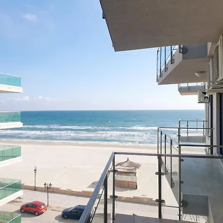 Seaview Private Parking Included - *